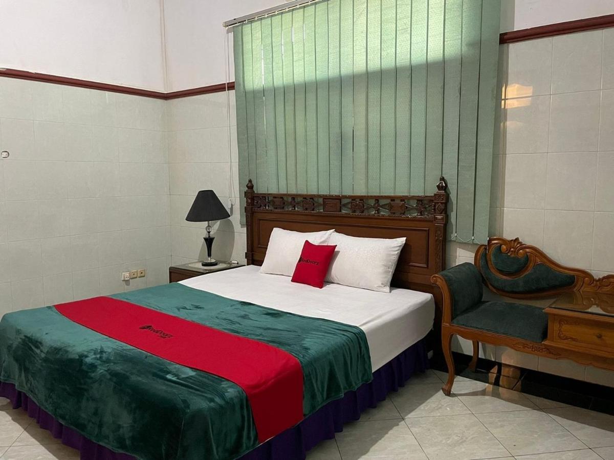RedDoorz Syariah @ Karang Pilang Hotel Karangpilang Luaran gambar