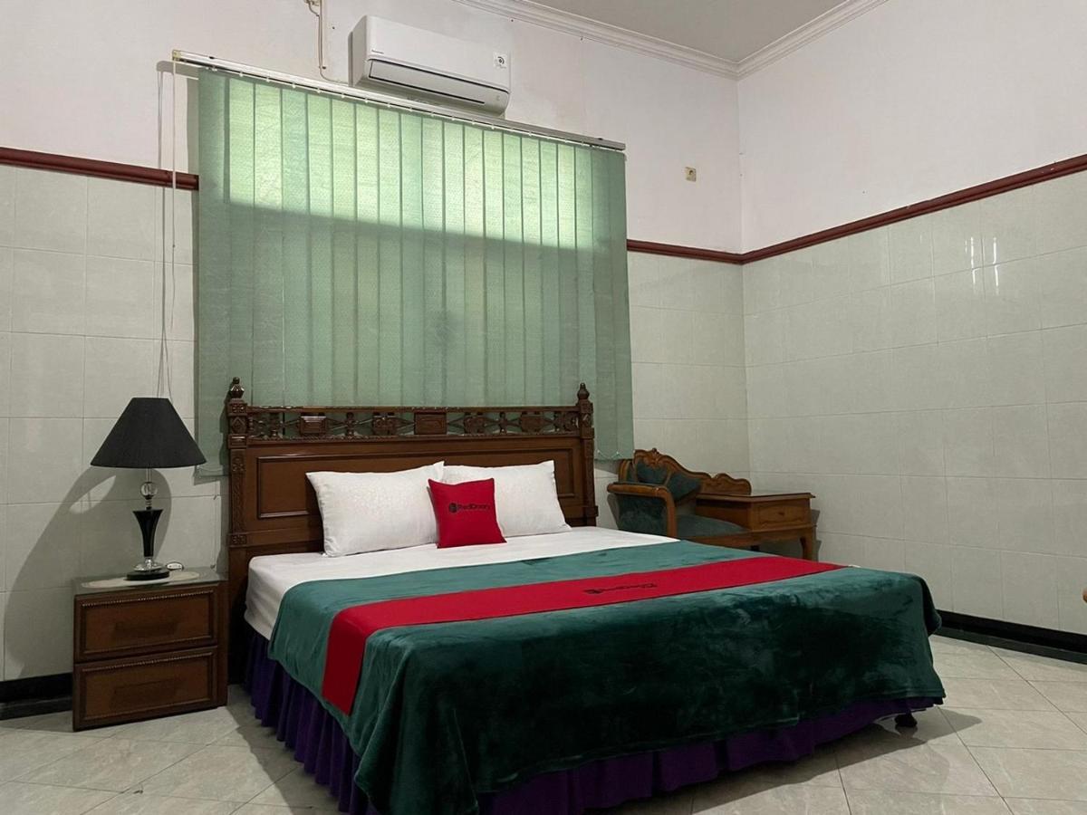 RedDoorz Syariah @ Karang Pilang Hotel Karangpilang Luaran gambar
