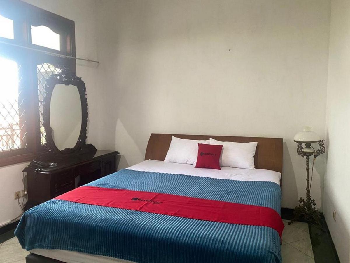 RedDoorz Syariah @ Karang Pilang Hotel Karangpilang Luaran gambar