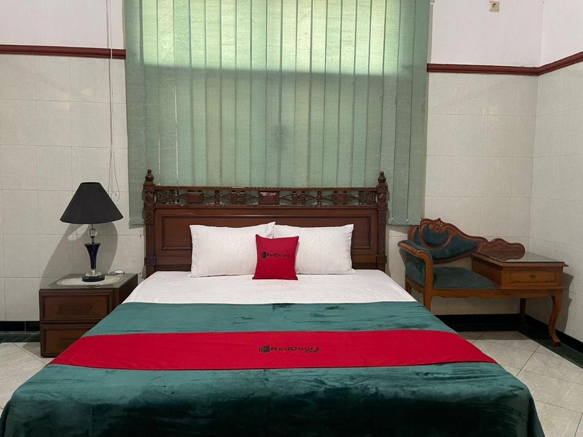 RedDoorz Syariah @ Karang Pilang Hotel Karangpilang Luaran gambar