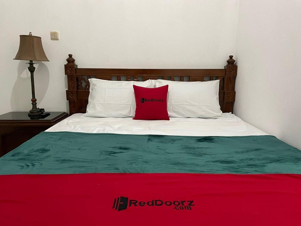 RedDoorz Syariah @ Karang Pilang Hotel Karangpilang Luaran gambar