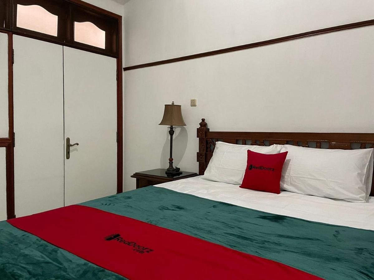 RedDoorz Syariah @ Karang Pilang Hotel Karangpilang Luaran gambar